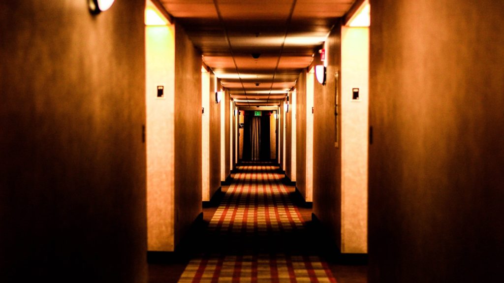 Photo Hotel Hallway Gloomy